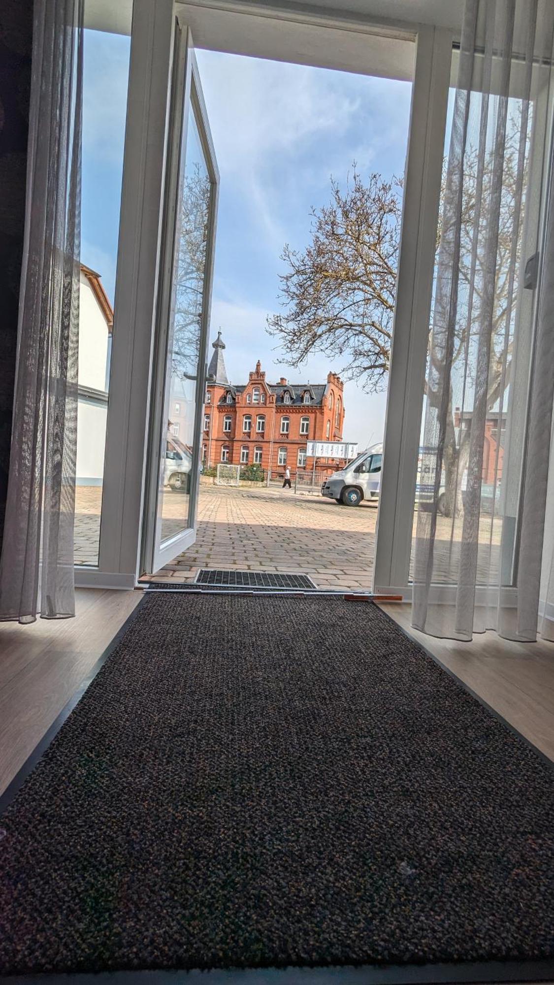 Fewo Urban Gotha-Apartment Friedenstein- Am Schlosspark- Parken An Der Der Tuer- Barrierefrei, 900 Meter Zum Bahnhof - Wallbox Eksteriør billede
